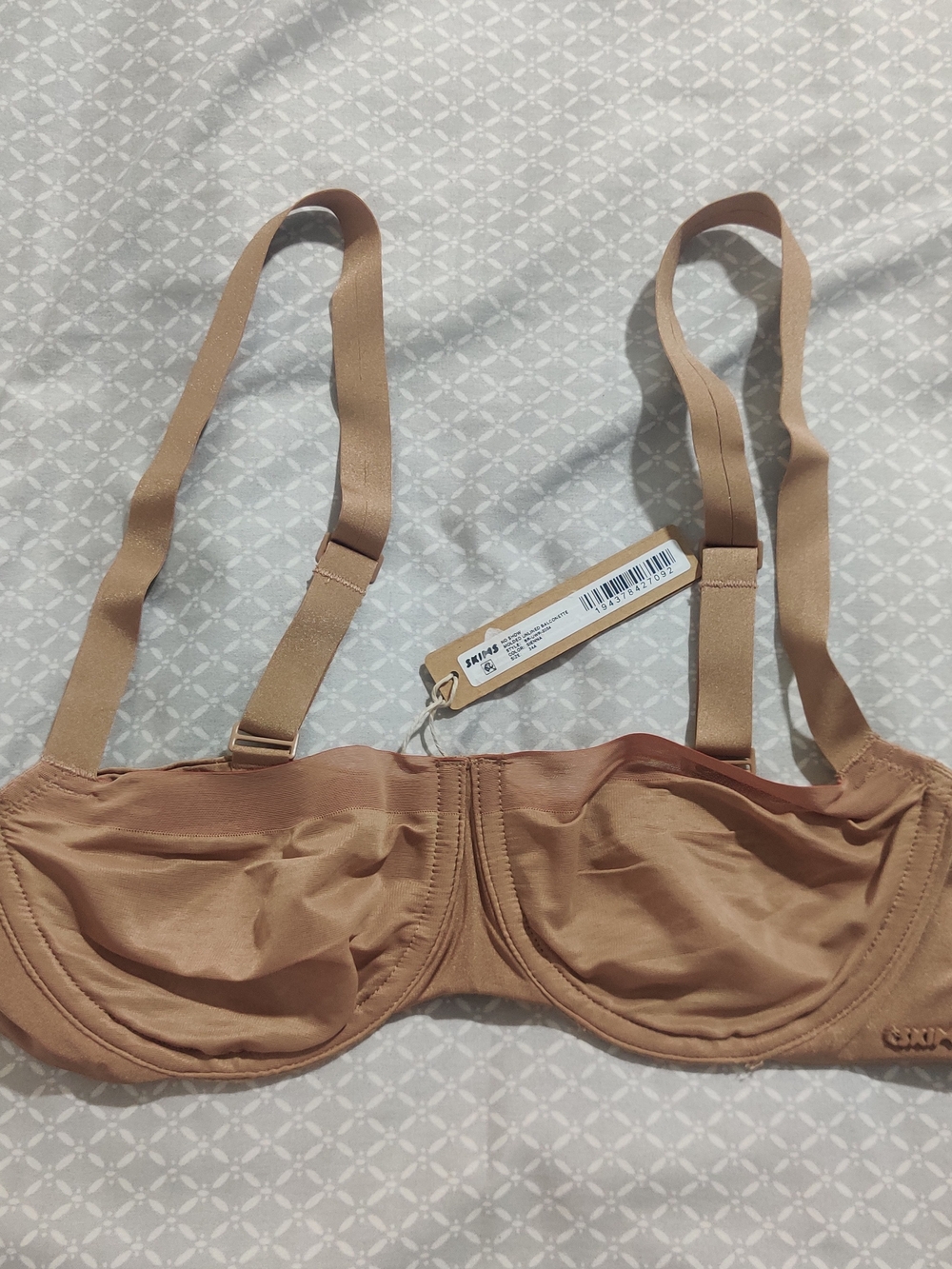 SKIMS  Women's Sienna No Show Molded Unlined Balconette Bra Size 34A